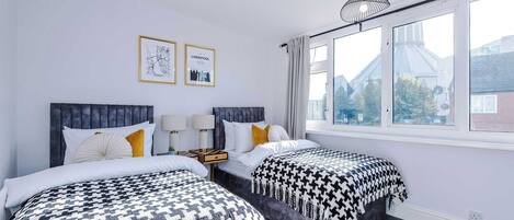 3 dormitorios, tabla de planchar con plancha, cuna de viaje y wifi