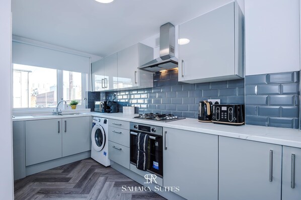 Fridge, microwave, oven, stovetop