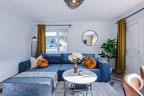 TV, offices - 20% OFF | Liverpool Stay | Business & Family (Merseyside)