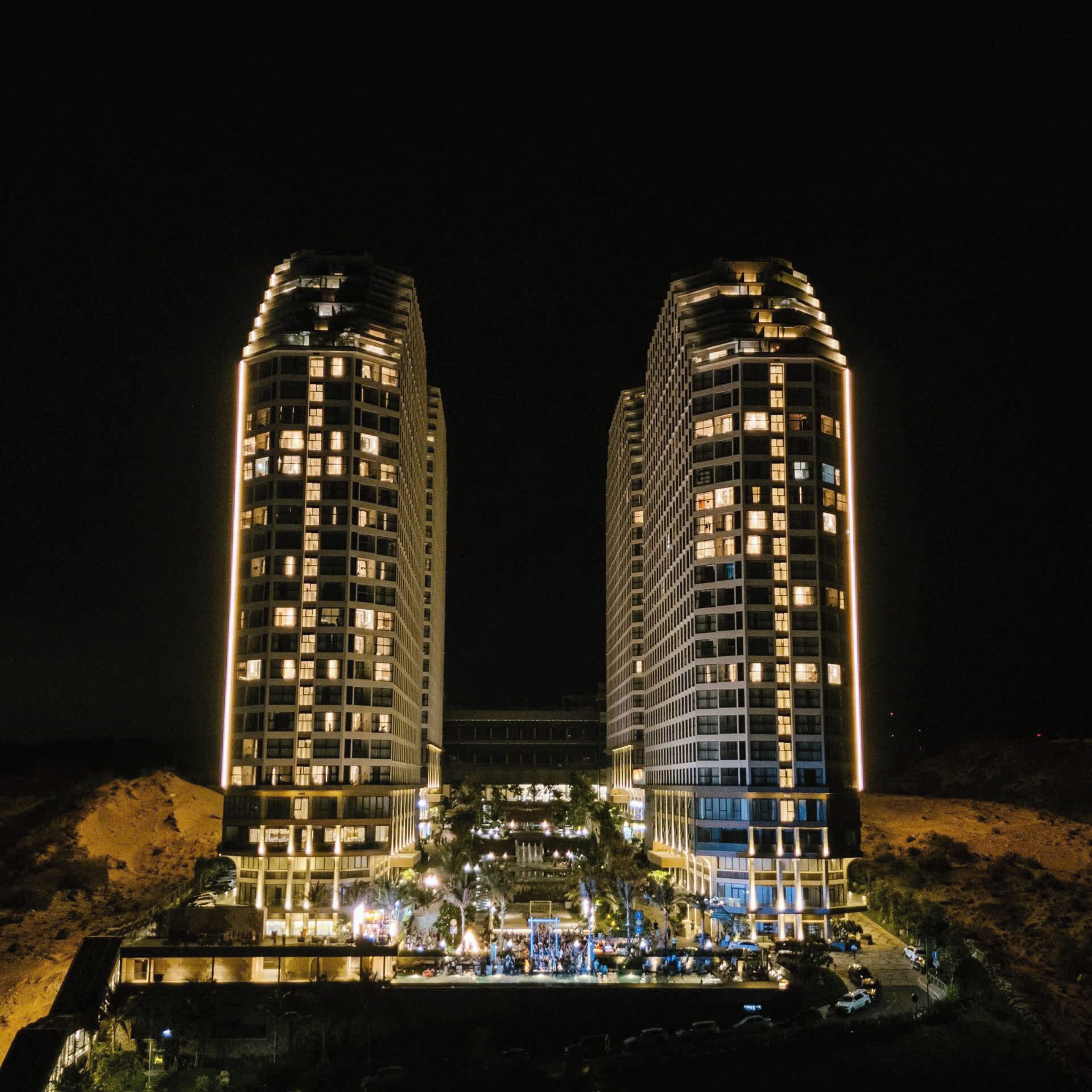 Front of property - evening/night