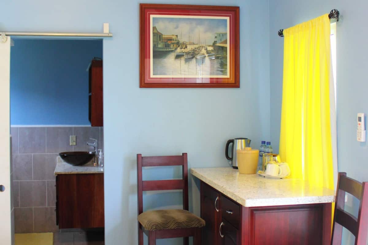 Quadrupla Economy | 2 camere, una cassaforte in camera, con stile personalizzato