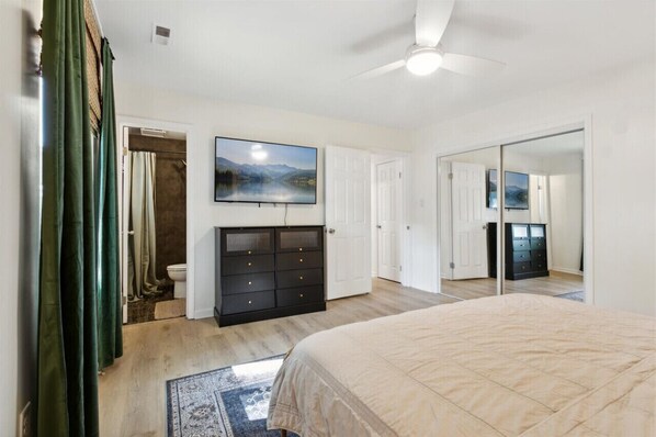 3 habitaciones, escritorio, wifi gratis y ropa de cama