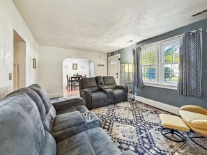 智能电视、壁炉