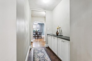 Interior - Family and dog friendly home, 30+ day stays (Norfolk)