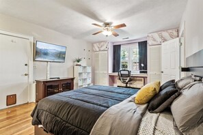 4 Schlafzimmer, Schreibtisch, Bügeleisen/Bügelbrett, kostenloses WLAN