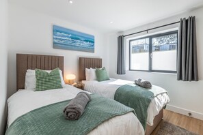 4 chambres, fer et planche à repasser, Wi-Fi gratuit, draps fournis
