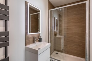 Hair dryer, towels - 4 Bed in Instow (oc-d30010) (Instow)
