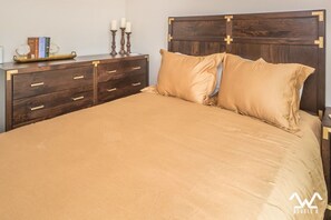 5 Schlafzimmer, Bügeleisen/Bügelbrett, WLAN, Bettwäsche