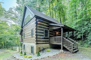 Exterior - Secluded Log Cabin on 4 Acres • Hot Tub • Fire Pit (Fleetwood)