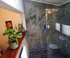 Comfort Double or Twin Room | Bathroom