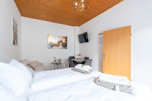 Iron/ironing board, free WiFi, bed sheets