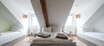 Spacious & Central | 75m² | 7 Guests | Uni&Station