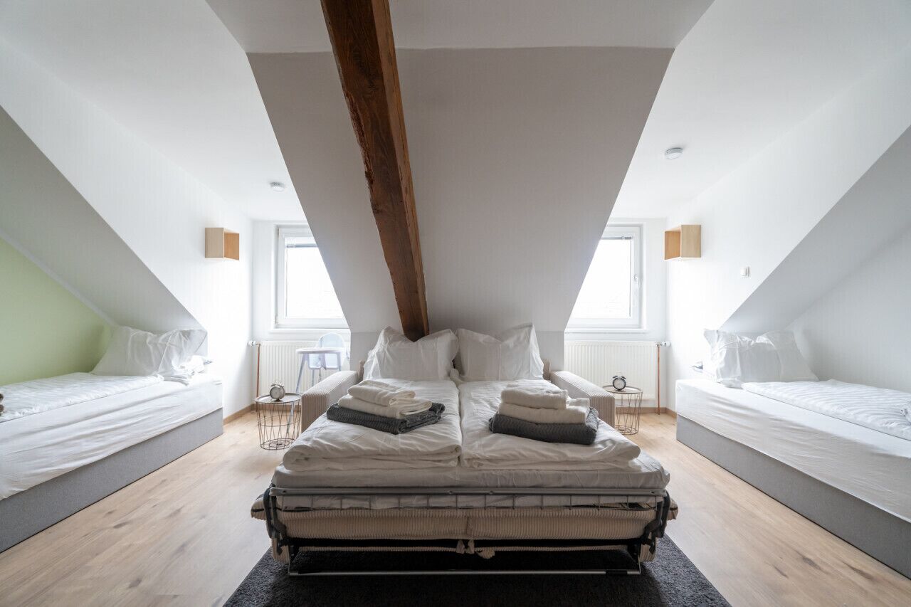 2 bedrooms, desk, iron/ironing board, travel crib