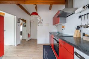Fridge, oven, stovetop, dishwasher - Spacious & Central | 75m² | 7 Guests | Uni&Station (Leoben)