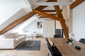 Interior - Spacious & Central | 75m² | 7 Guests | Uni&Station (Leoben)