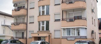 Charming 1-bedroom apartment in welcoming Doboj with WiFi, AC