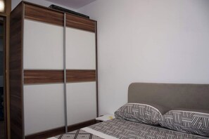 1 Schlafzimmer, Bügeleisen/Bügelbrett, kostenloses WLAN, Bettwäsche