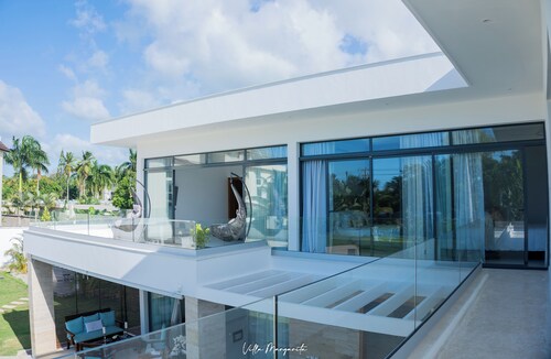 Caribbean Villa with Swimming Pool for Groups and Families