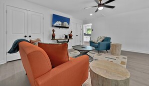 智能電視、書籍