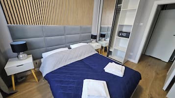 2 bedrooms, in-room safe, desk, laptop workspace