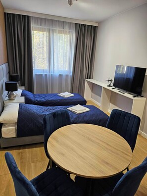 Deluxe Apartment, City View | 2 bedrooms, in-room safe, desk, laptop workspace - Aparthotel Warszawa (Warsaw)