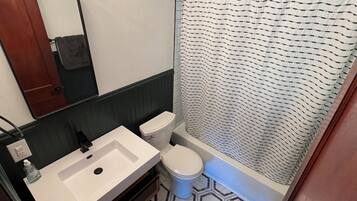 Towels, soap, shampoo, toilet paper