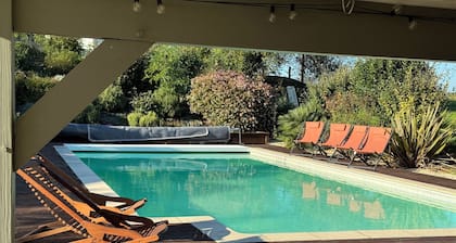 Comfortable stone house with swimming pool between Bordeaux and Saint-Emilion