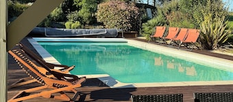 Comfortable stone house with swimming pool between Bordeaux and Saint-Emilion