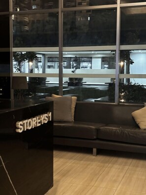 Lobby - Lovely Studio at Avida Towers Atria with Garden (Iloilo City)