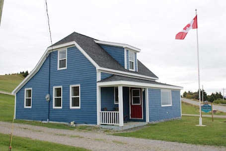 Exterior. 3 bedroom home with spectacular sunsets views