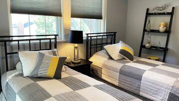 3 bedrooms, desk, iron/ironing board, free WiFi