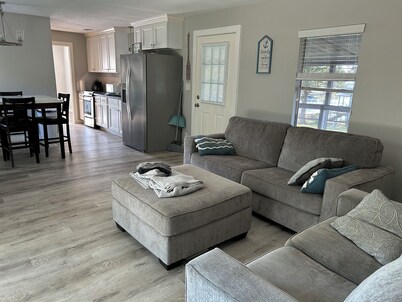 Charming Lake Livingston Home!
