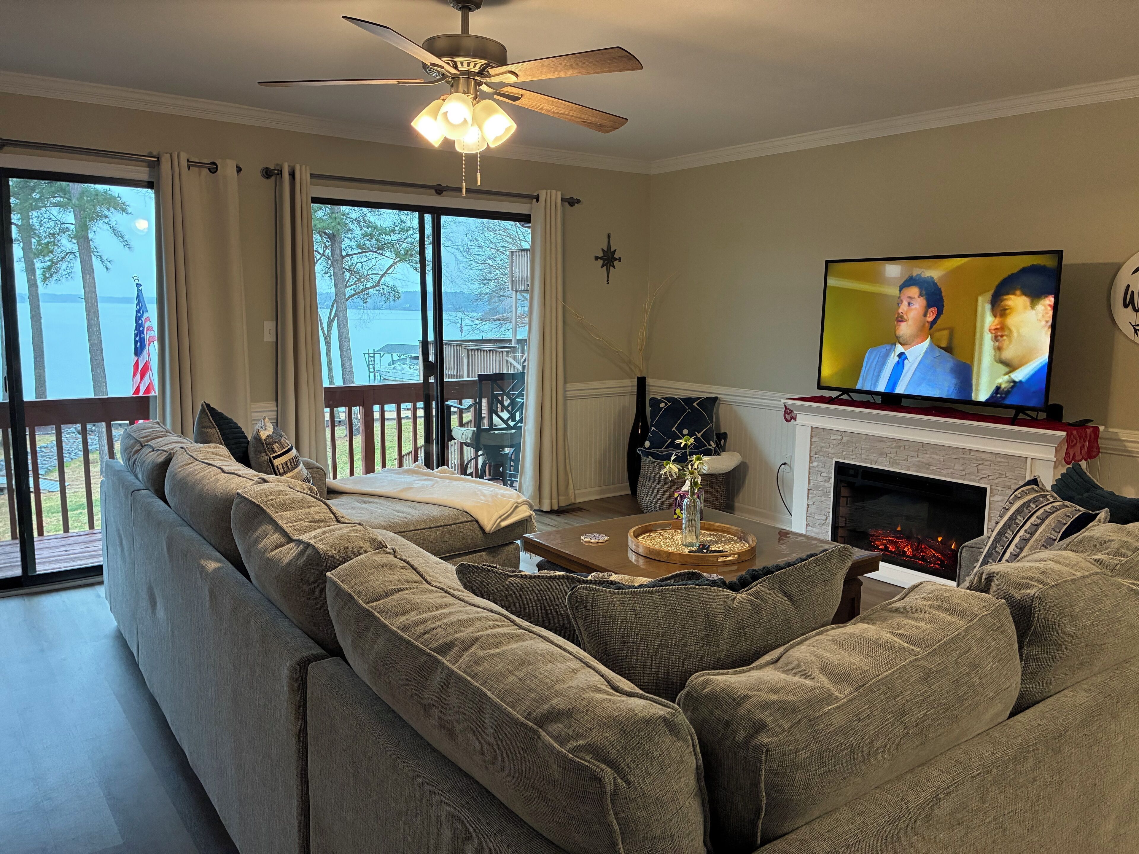 Smart TV, futbolito, tenis de mesa y libros 