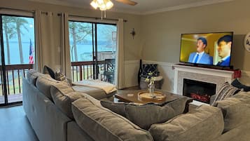 Smart TV, futbolito, tenis de mesa y libros