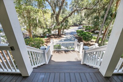 Island Time - Pet Friendly and Minutes from Beach