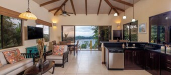 Casa Mareas: Ocean & Jungle View