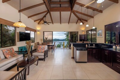 Casa Mareas: Ocean & Jungle View