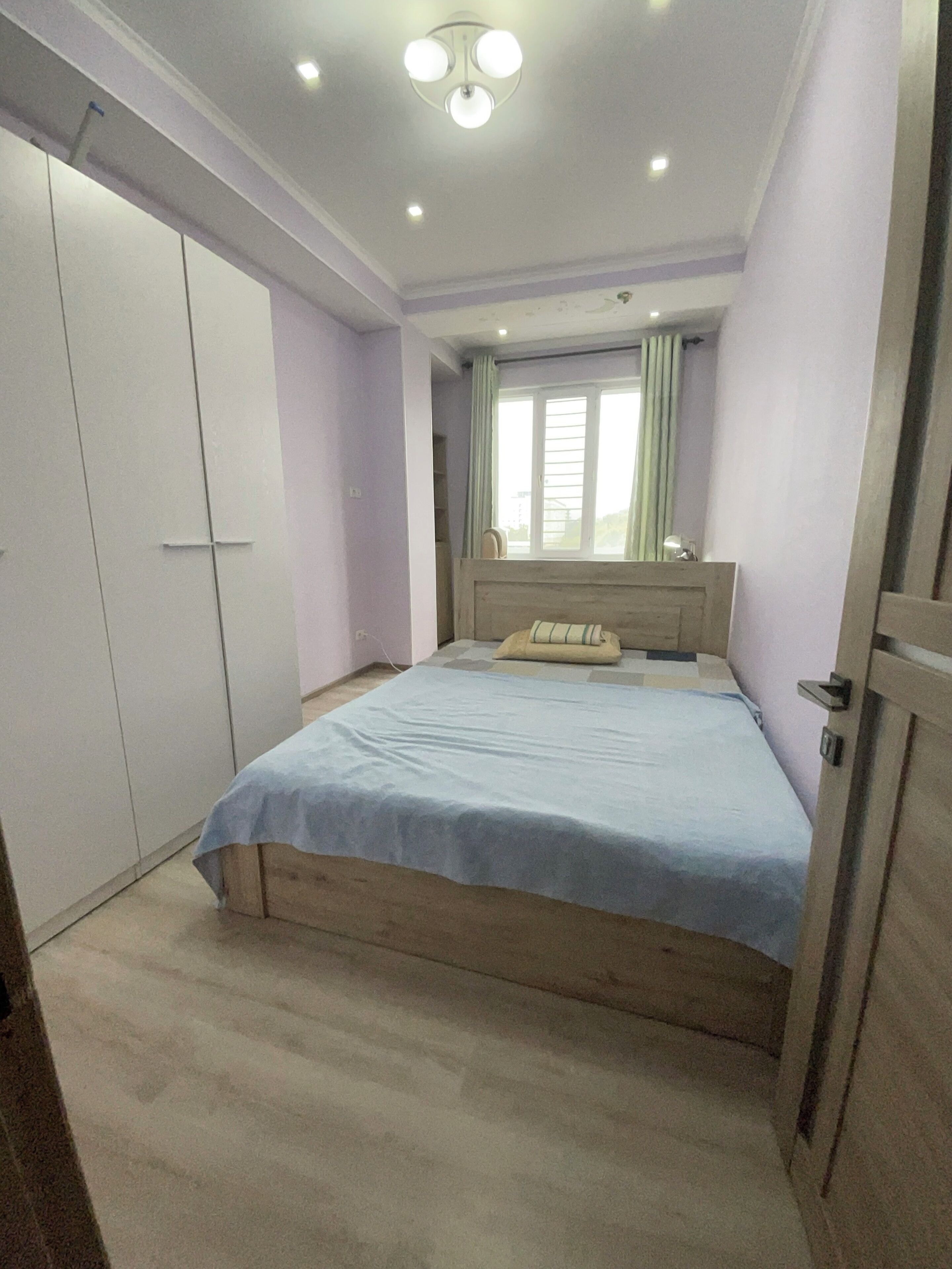 Economy Room, Mountain View | Iron/ironing board, WiFi