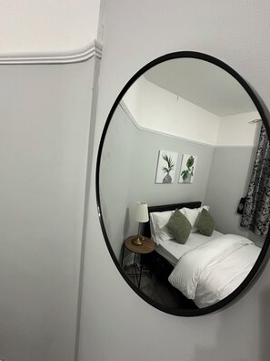 3 bedrooms, desk, iron/ironing board, WiFi