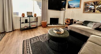 Family friendly coastal house. Pet Friendly, Big screen tv's in every room!