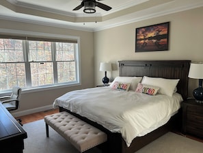 5 bedrooms, desk, iron/ironing board, free WiFi