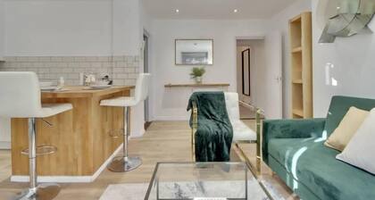 Modern Luxury Cozy Apartment