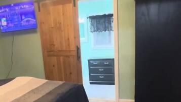 2 slaapkamers, een kluis op de kamer, een strijkplank/strijkijzer