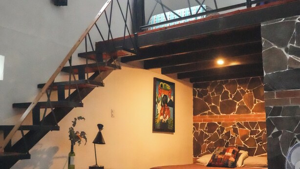 Unclassified image, 1 of 41, button - Casa Alejandro de los caballeros (Antigua Guatemala)