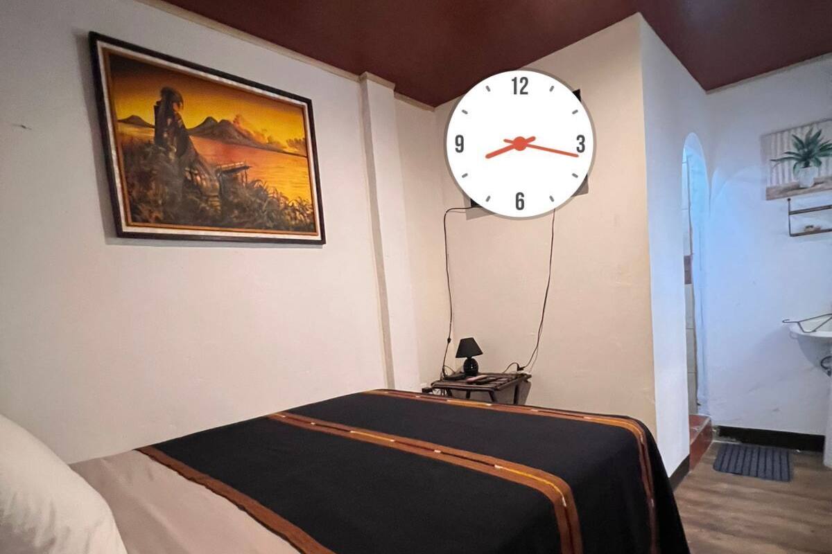Kamar Single Basic | Wi-Fi gratis dan seprai linen