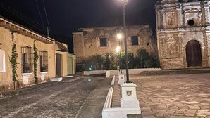 Unclassified image, 3 of 41, button - Casa Alejandro de los caballeros (Antigua Guatemala)