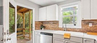 Tropical San Marco Hideaway! Charming & Cozy colonial home with modern amenities