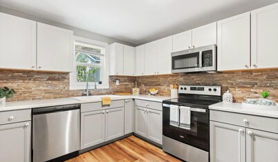 Tropical San Marco Hideaway! Charming & Cozy colonial home with modern amenities