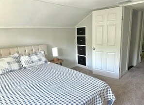 3 slaapkamers, een bureau, een strijkplank/strijkijzer, wifi