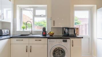 Fridge, microwave, oven, coffee/tea maker